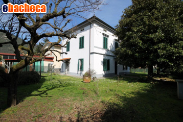 casa indipendente in vendita a Lucca in zona Santa Maria del Giudice