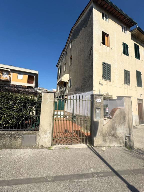 casa indipendente in vendita a Lucca in zona Sant'Anna