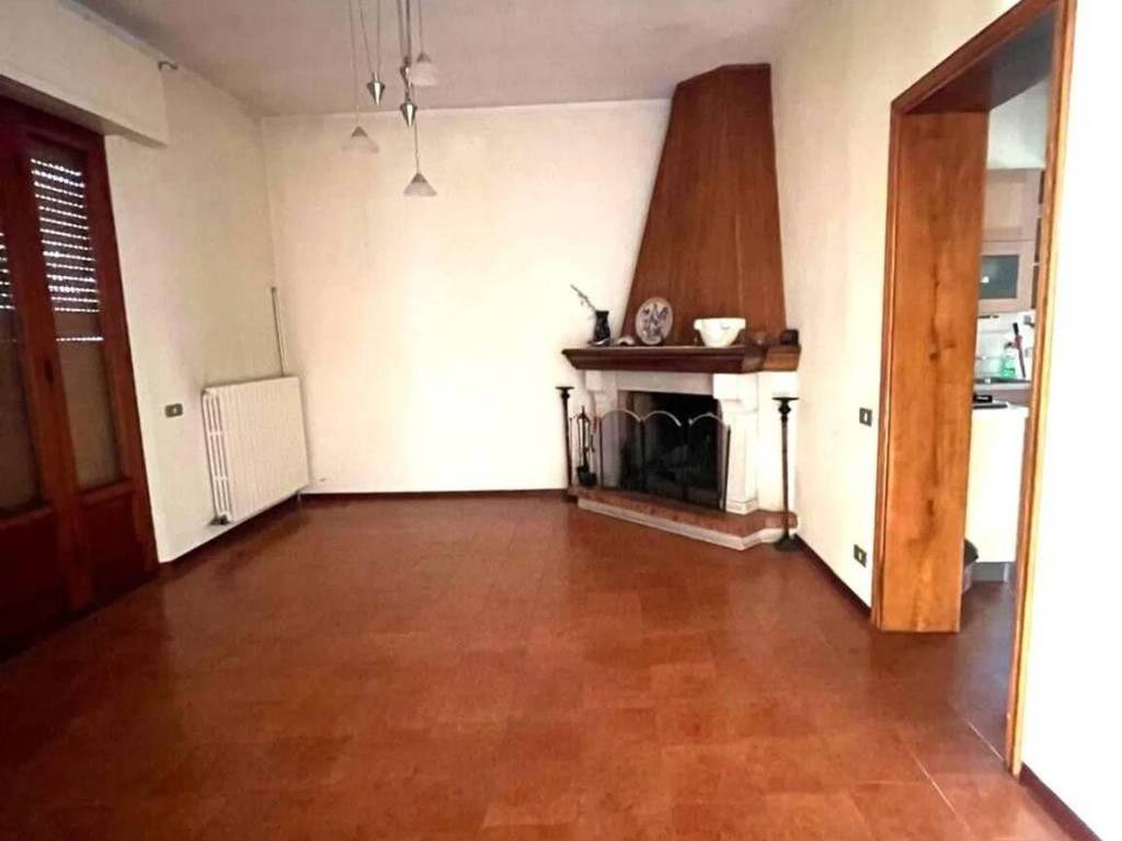 casa indipendente in vendita a Lucca in zona Chiatri