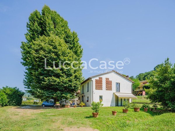 casa indipendente in vendita a Lucca in zona Monte San Quirico
