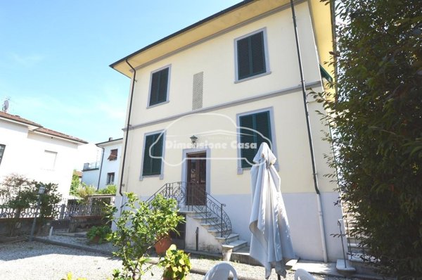 casa indipendente in vendita a Lucca in zona Pontetetto