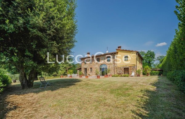 casa indipendente in vendita a Lucca in zona Centro Città