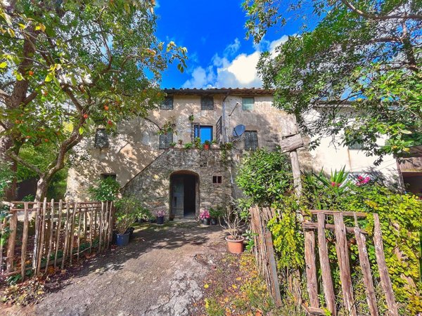 casa indipendente in vendita a Lucca in zona Aquilea