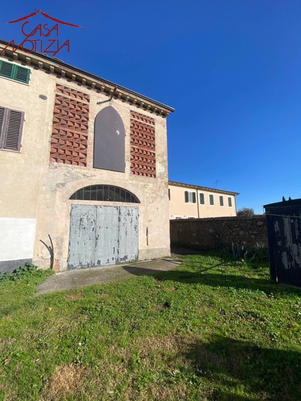 casa indipendente in vendita a Lucca in zona San Pietro a Vico