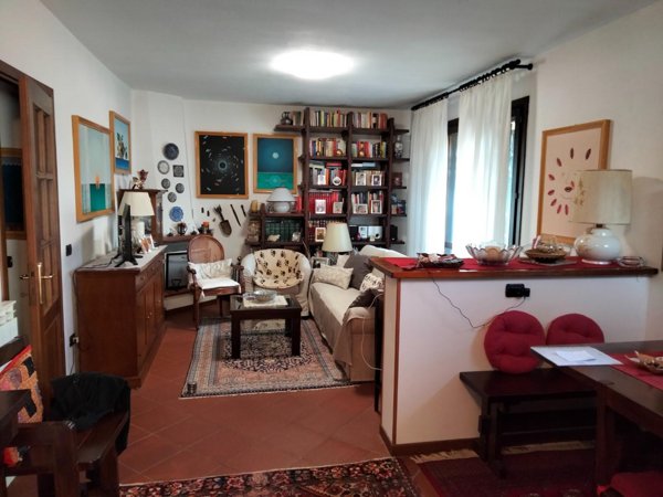 casa indipendente in vendita a Lucca in zona San Macario in Piano