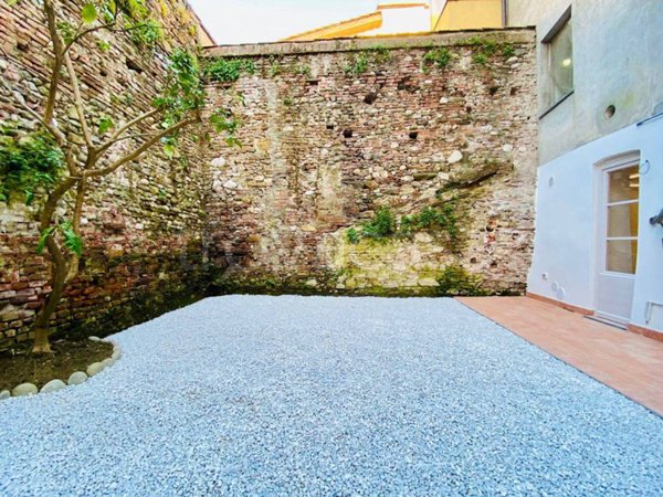 appartamento in vendita a Lucca in zona Centro Città