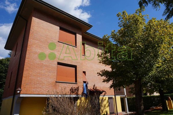 casa indipendente in vendita a Lucca in zona San Quirico di Moriano