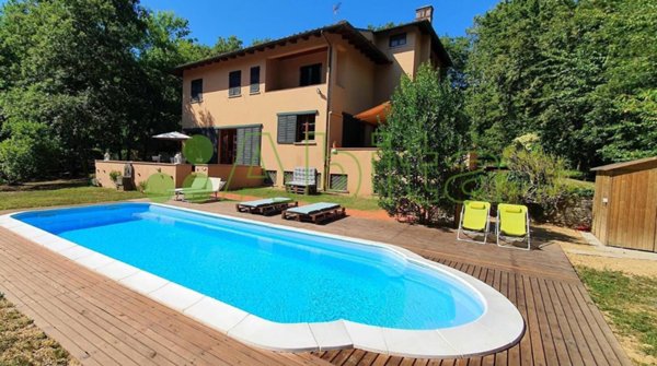 casa indipendente in vendita a Lucca in zona Mutigliano