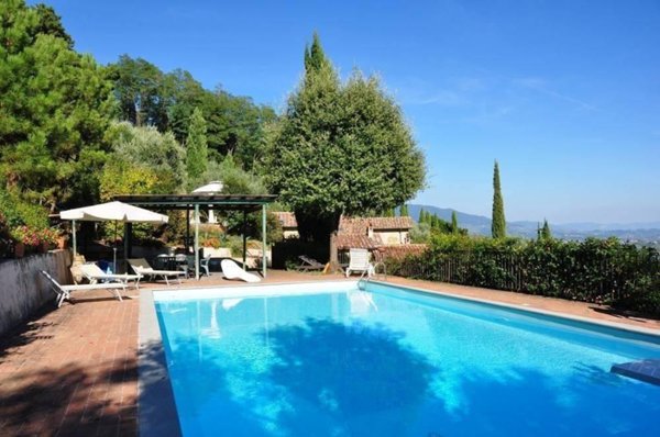 casa indipendente in vendita a Lucca in zona Monte San Quirico
