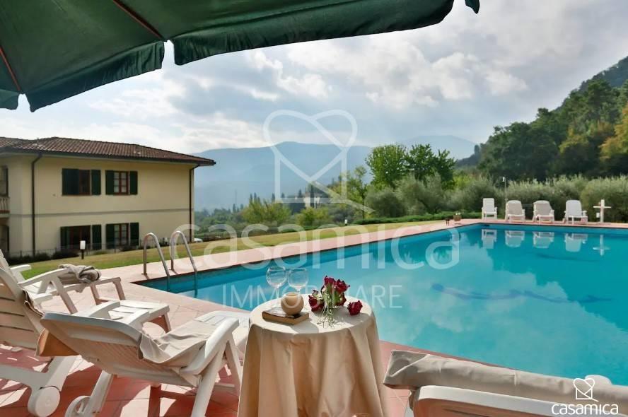 casa indipendente in vendita a Lucca in zona Massa Pisana