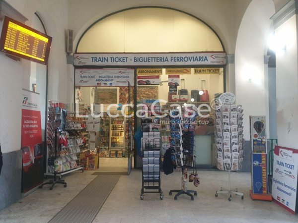 negozio in vendita a Lucca in zona Zona San Concordio