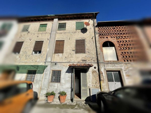 casa indipendente in vendita a Lucca in zona zona Sorbano
