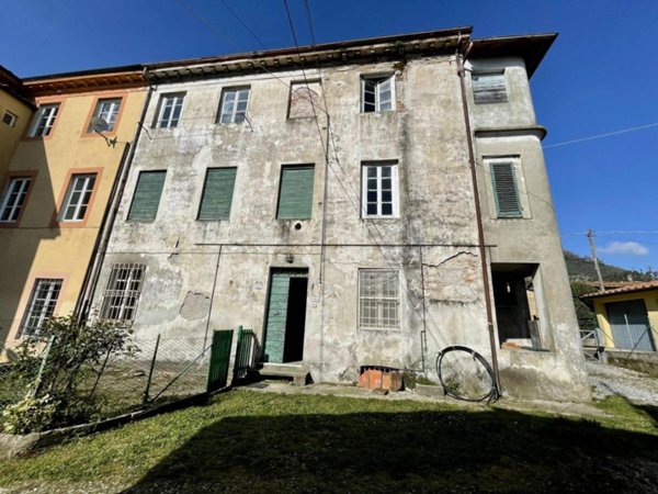appartamento in vendita a Lucca in zona Massa Pisana