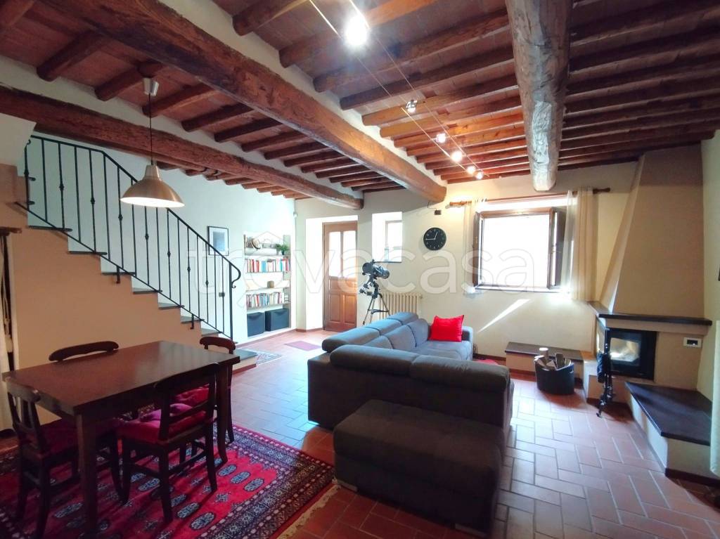 casa indipendente in vendita a Lucca in zona San Lorenzo a Vaccoli
