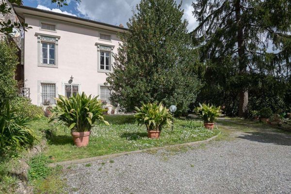 casa indipendente in vendita a Lucca in zona Santa Maria del Giudice