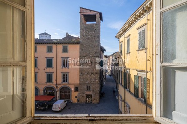 appartamento in vendita a Lucca in zona Centro Città