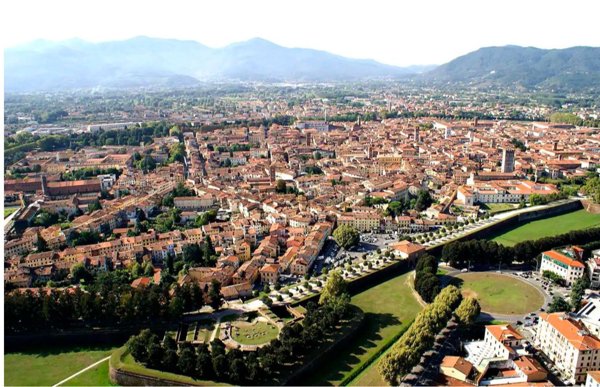appartamento in vendita a Lucca in zona Centro Città