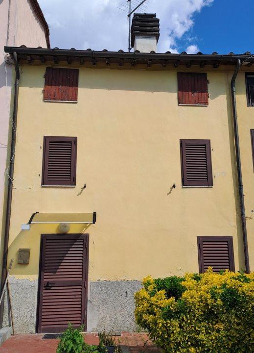 casa indipendente in vendita a Lucca in zona Monte San Quirico