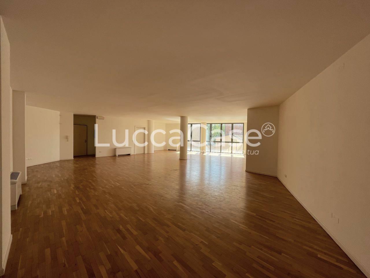 ufficio in vendita a Lucca in zona Zona San Concordio