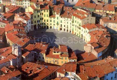 appartamento in vendita a Lucca in zona Centro Città