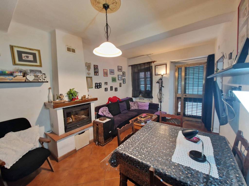 casa indipendente in vendita a Lucca in zona Maggiano
