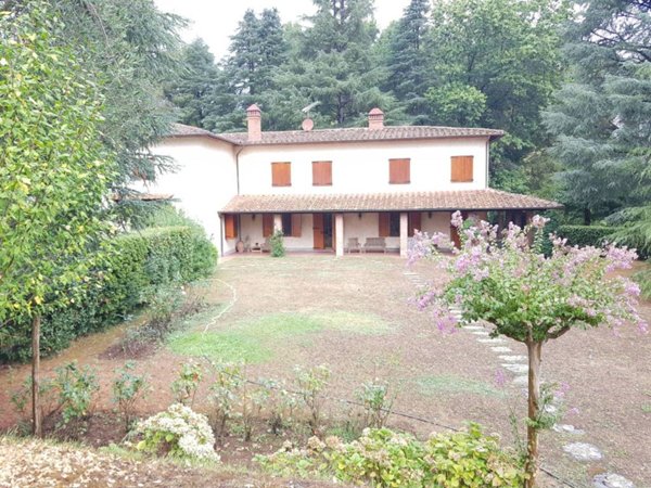 casa indipendente in vendita a Lucca in zona Pontetetto