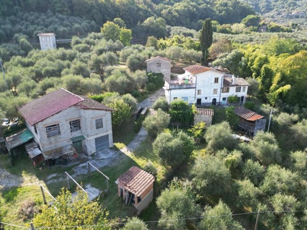locale di sgombero in vendita a Lucca in zona Centro Città