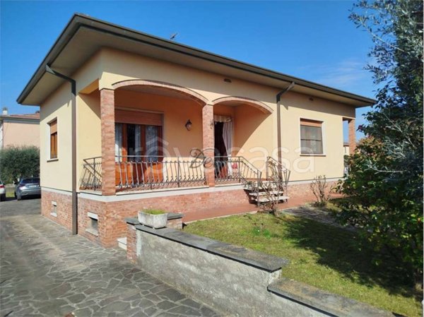 casa indipendente in vendita a Lucca in zona zona SS. Annunziata