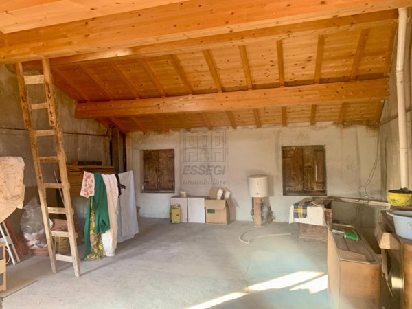casa indipendente in vendita a Lucca in zona Picciorana