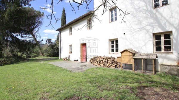 casa indipendente in vendita a Lucca in zona Cappella
