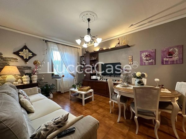 appartamento in vendita a Lucca in zona zona Sorbano