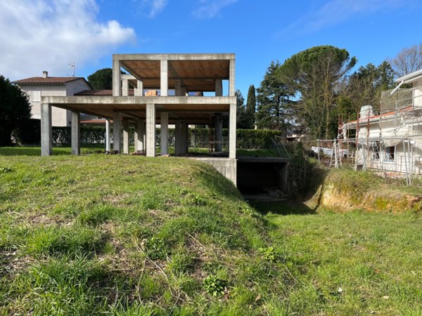 casa indipendente in vendita a Lucca in zona zona Sorbano
