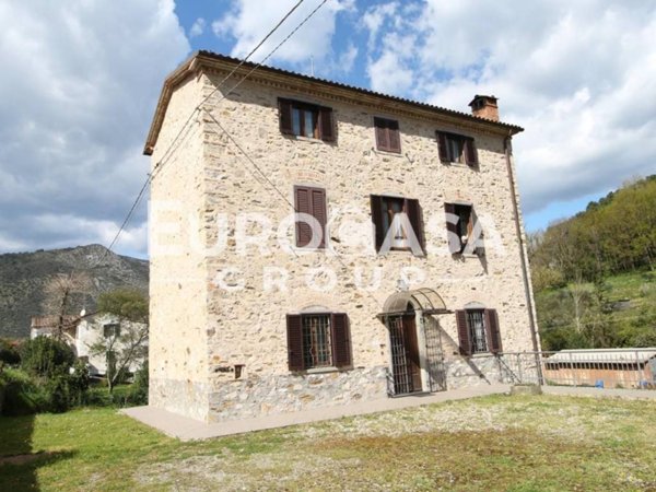 casa indipendente in vendita a Lucca in zona Santa Maria del Giudice