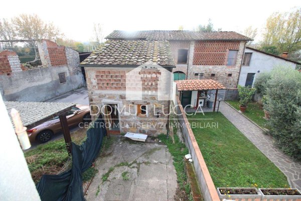 intera palazzina in vendita a Lucca in zona Centro Città
