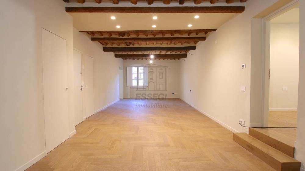 appartamento in vendita a Lucca in zona Centro Città