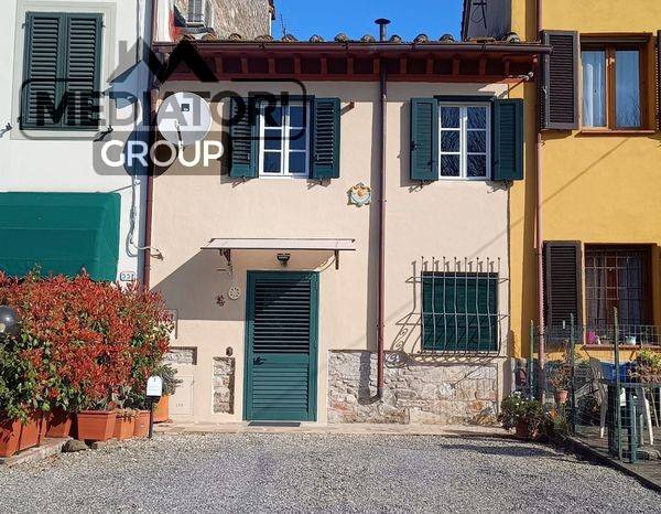 casa indipendente in vendita a Lucca in zona San Pietro a Vico