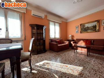 casa indipendente in vendita a Lucca in zona zona San Vito