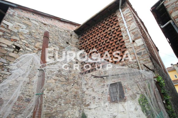 casale in vendita a Lucca in zona Pontetetto