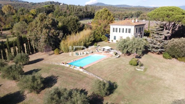 casa indipendente in vendita a Lucca in zona Monte San Quirico