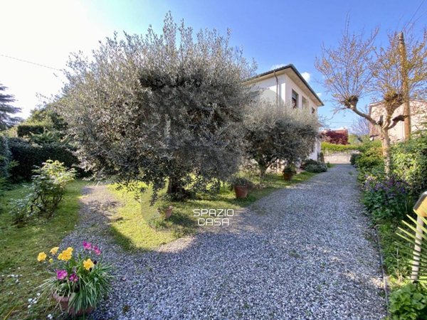 casa indipendente in vendita a Lucca in zona zona San Marco