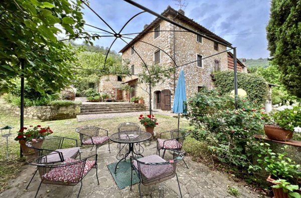 casa indipendente in vendita a Lucca in zona Fagnano