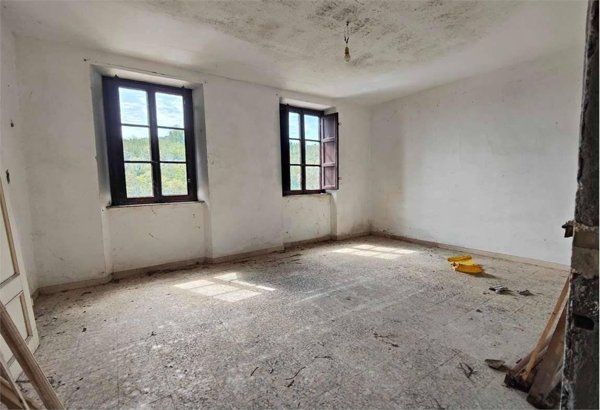casa indipendente in vendita a Lucca in zona Ciciana