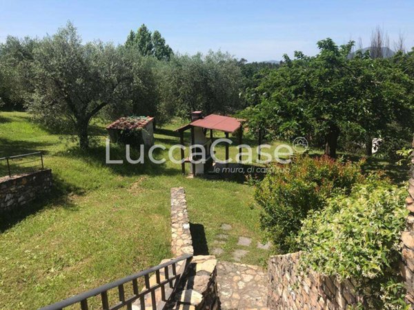 casa indipendente in vendita a Lucca in zona Sant'Alessio