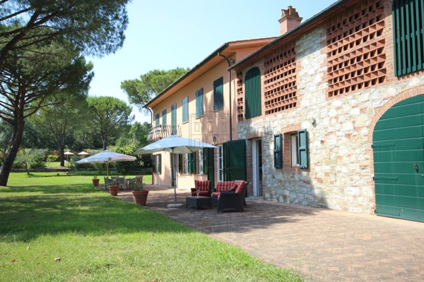 casa indipendente in vendita a Lucca in zona Centro Città