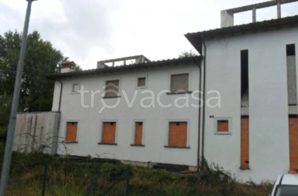 casa indipendente in vendita a Lucca in zona zona San Vito
