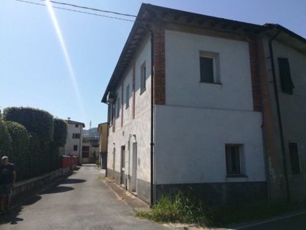 casa semindipendente in vendita a Lucca