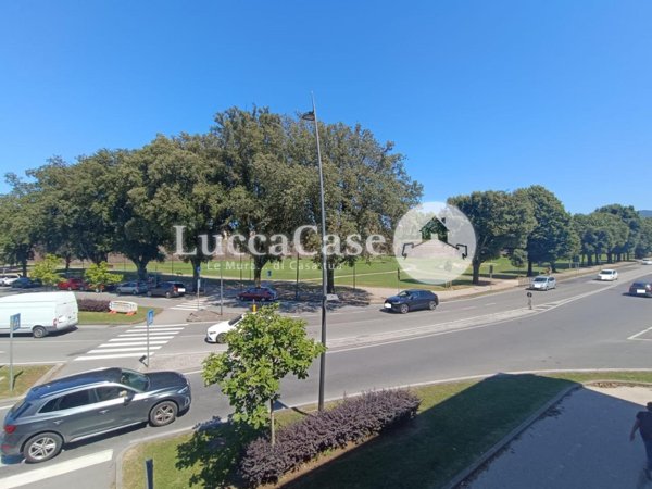 ufficio in vendita a Lucca in zona Centro Città