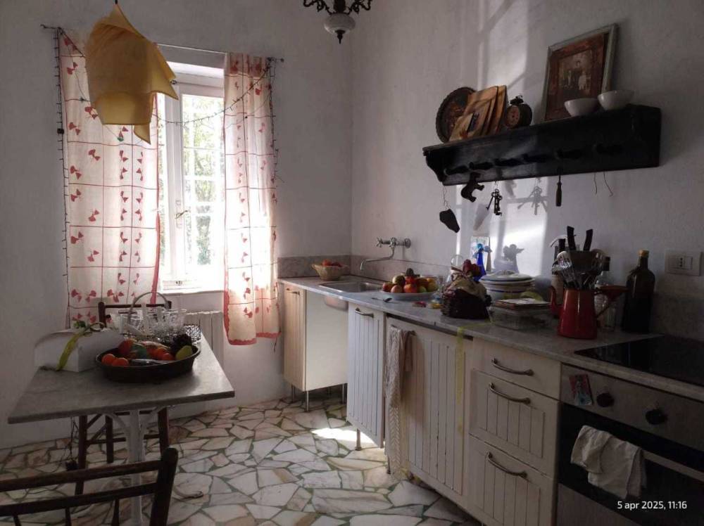 casa indipendente in vendita a Lucca in zona Fagnano