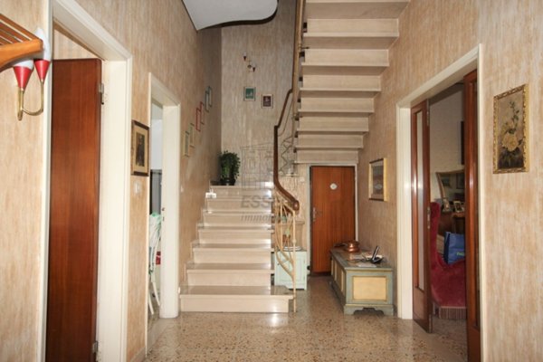 casa indipendente in vendita a Lucca in zona Centro Città