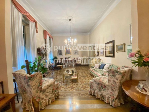 casa indipendente in vendita a Lucca in zona Centro Città